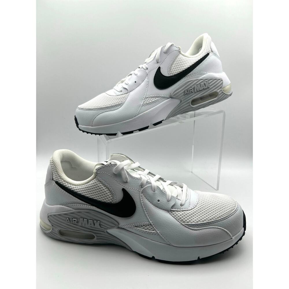 Nike Air Max White Black Men’s Low Top Comfort Sneakers New with Box!